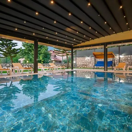 Oludeniz 4 Bedroom Luxury 别墅