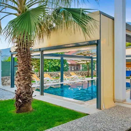 Oludeniz 4 Bedroom Luxury فيلة