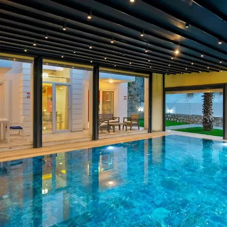 Oludeniz 4 Bedroom Luxury فيلة